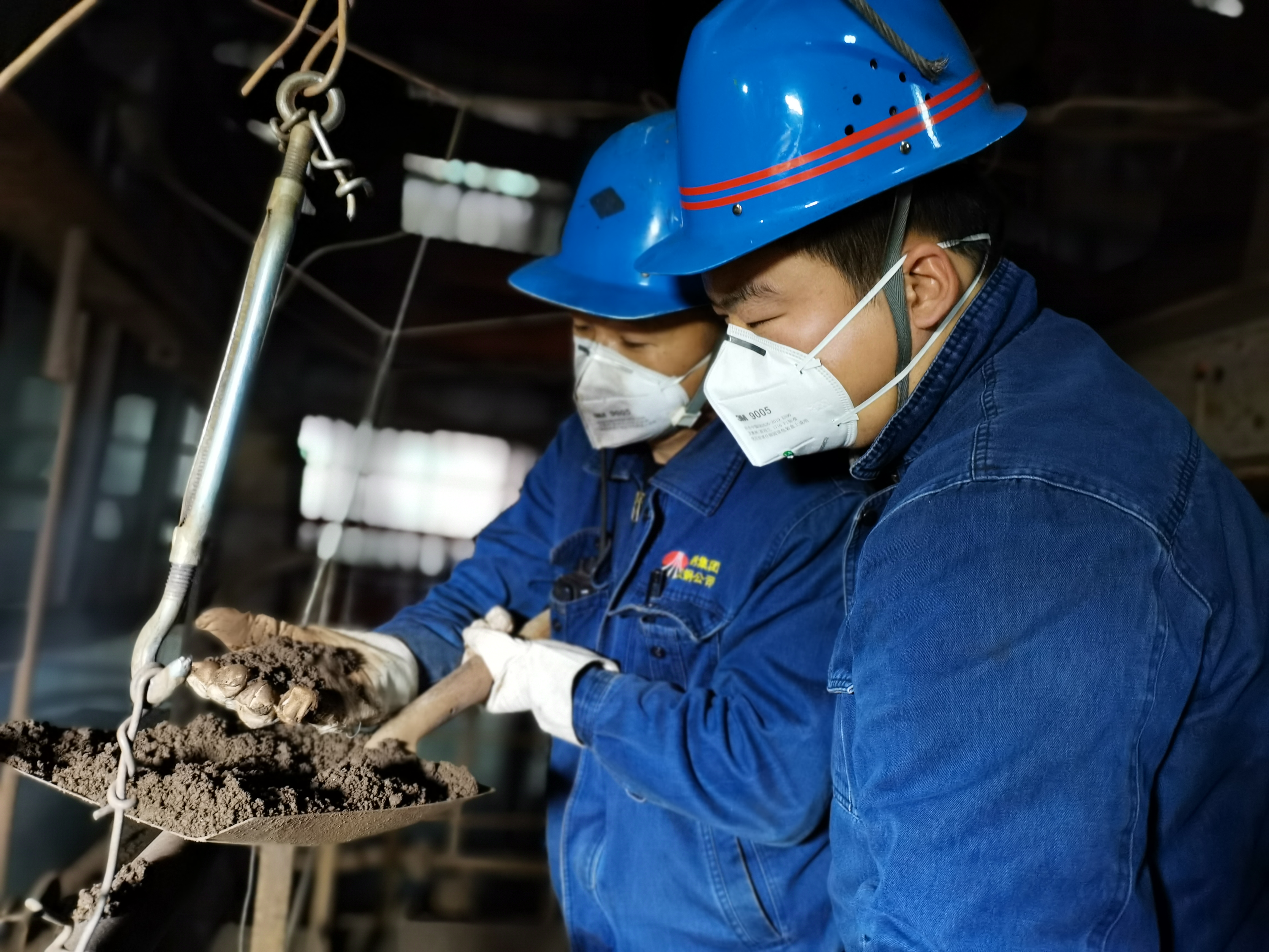 “青藍工程”締結最美師徒情