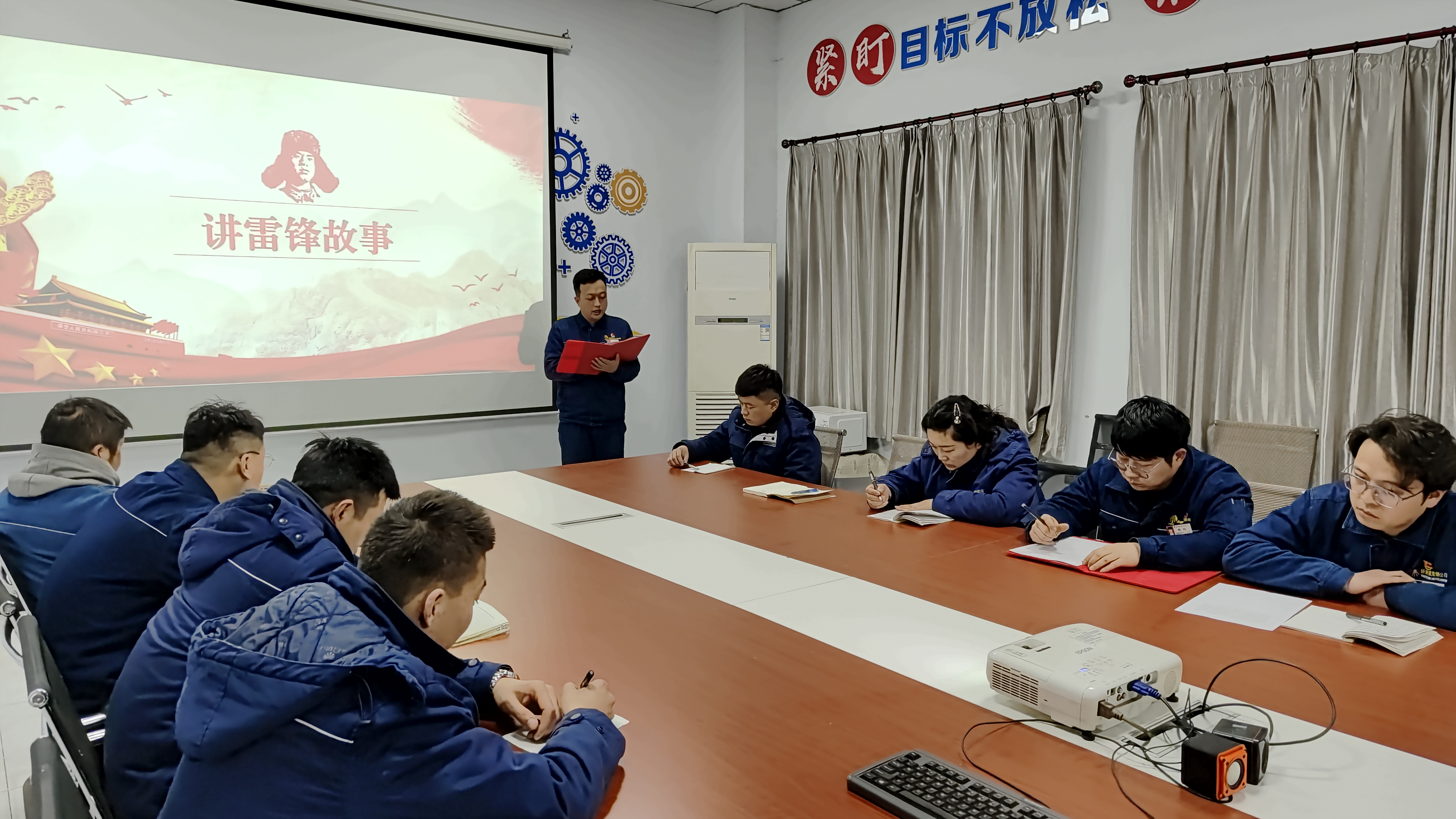 學(xué)雷鋒新時(shí)代文明實(shí)踐活動(dòng)溫暖上線